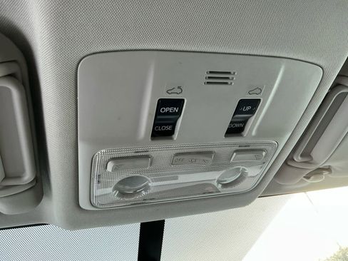 Used 2015 Toyota RAV4 XLE image 16