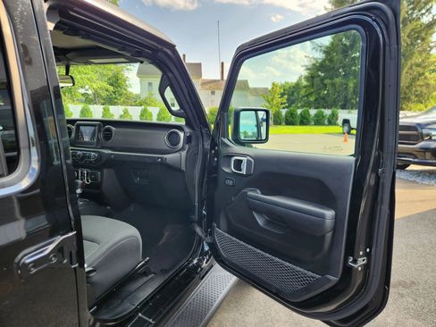 Used 2021 Jeep Wrangler Unlimited Sport image 40