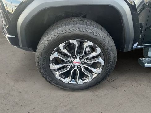 Used 2023 GMC Canyon Denali image 14