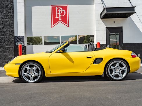 Used 1998 Porsche Boxster RWD image 23