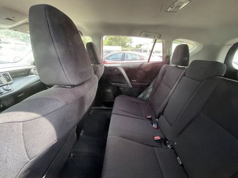 Used 2016 Toyota RAV4 LE AWD/4WD image 11