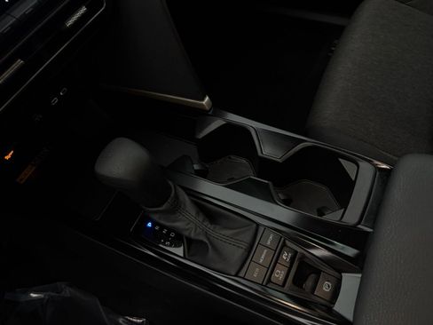 Used 2025 Toyota Camry LE image 40