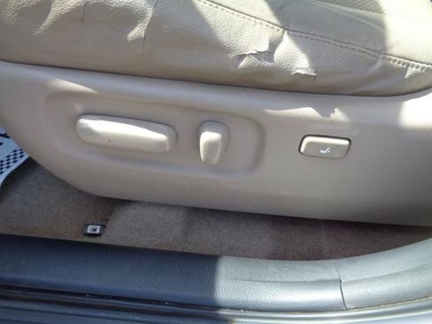 Used 2008 Toyota RAV4 Limited AWD/4WD image 31
