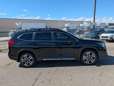 New 2025 Subaru Ascent Limited image 4