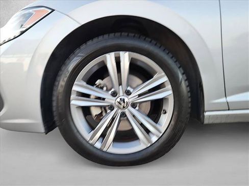 Used 2024 Volkswagen Jetta SE FWD image 22