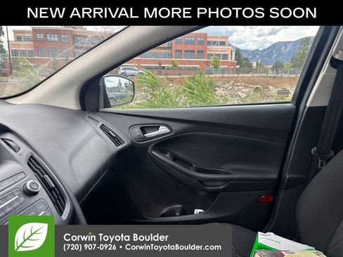 Used 2018 Ford Focus SE FWD image 12