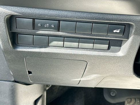 Used 2024 Mitsubishi Outlander SE Black Edition FWD image 10