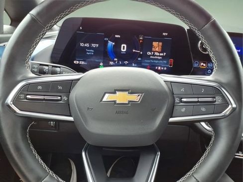 Used 2024 Chevrolet Equinox EV LT FWD image 28