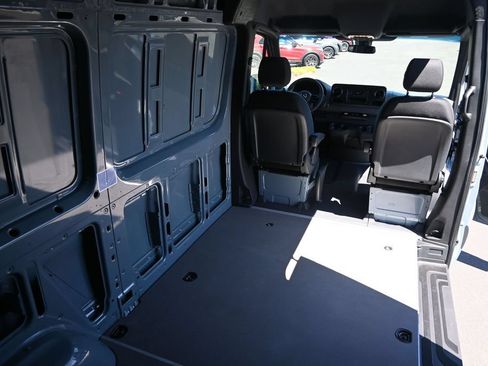 Used 2019 Mercedes-Benz Sprinter 144 image 30