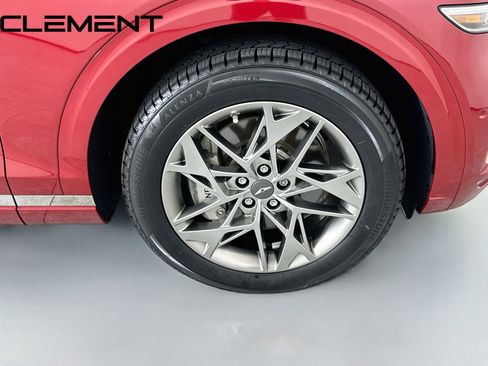 Used 2023 Genesis GV70 2.5T w/ Advanced Package AWD/4WD image 38