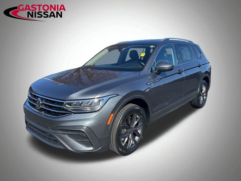 Used 2023 Volkswagen Tiguan SE image 6