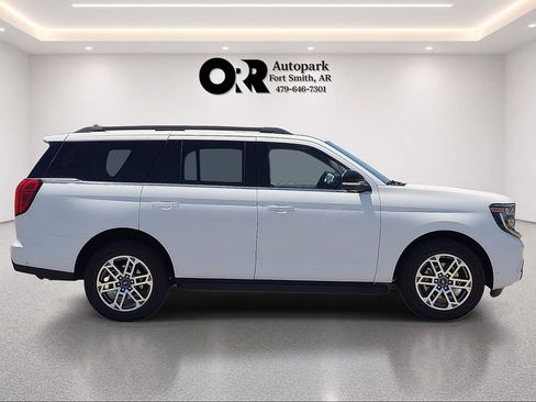 Used 2025 Ford Expedition Active AWD/4WD image 6