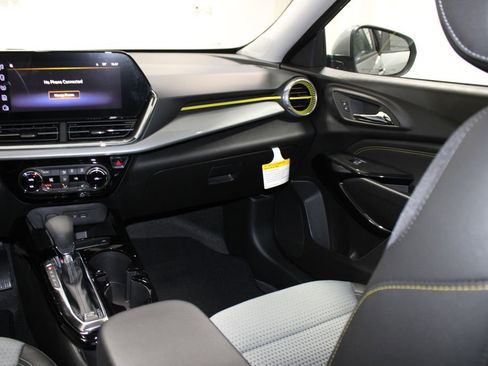 New 2026 Chevrolet Trax LT w/ Driver Confidence Package image 27