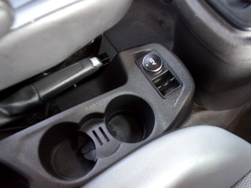 Used 2015 Ford Transit Connect XL image 24