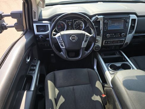 Used 2018 Nissan Titan SV w/ SV Convenience Package AWD/4WD image 27