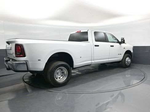New 2026 RAM 3500 Big Horn AWD/4WD image 4