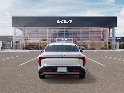 New 2025 Kia K4 LX image 5