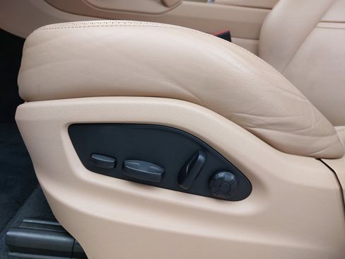 Certified 2023 Porsche Cayenne Platinum Edition AWD/4WD image 31