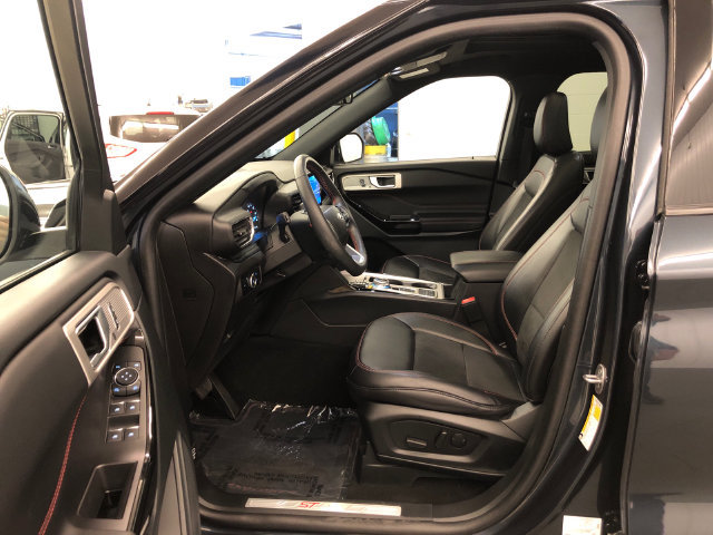 Used 2023 Ford Explorer ST-Line w/ Class IV Trailer Tow Package RWD image 27