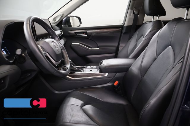 Used 2024 Toyota Highlander Limited AWD/4WD image 11