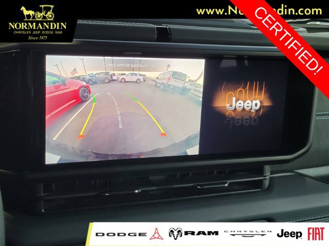 Certified 2025 Jeep Wrangler Unlimited Rubicon 4xe w/ Convenience Group AWD/4WD image 10
