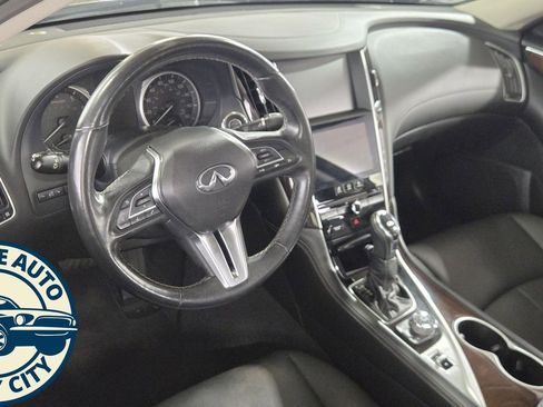 Used 2018 INFINITI Q50 Luxe w/ Essential Package (2.0T Luxe) image 11