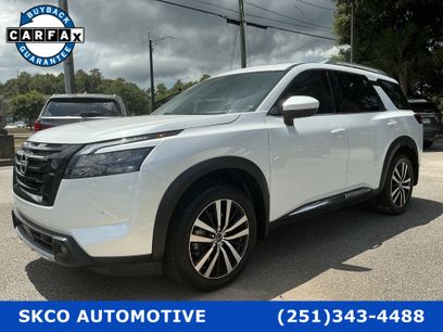 Used 2025 Nissan Pathfinder Platinum