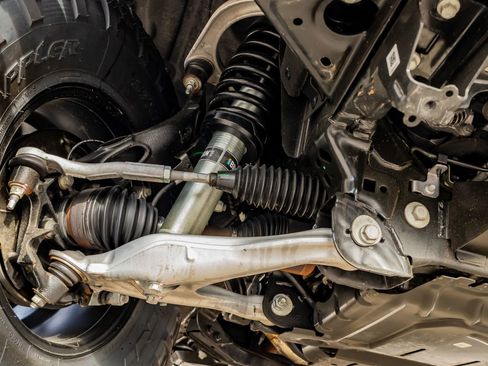 Used 2024 Ford Bronco Badlands image 14