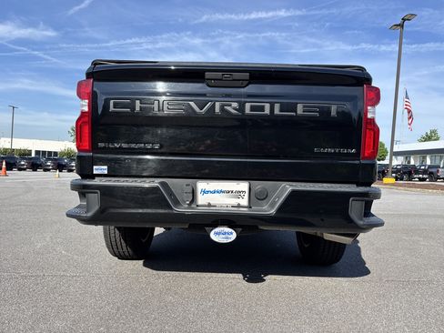 Used 2021 Chevrolet Silverado 1500 Custom RWD image 9