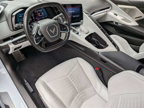 Used 2021 Chevrolet Corvette Stingray w/ Z51 Performance Package image 10