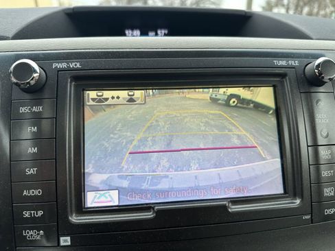 Used 2014 Toyota Sienna XLE w/ XLE Premium Package image 32