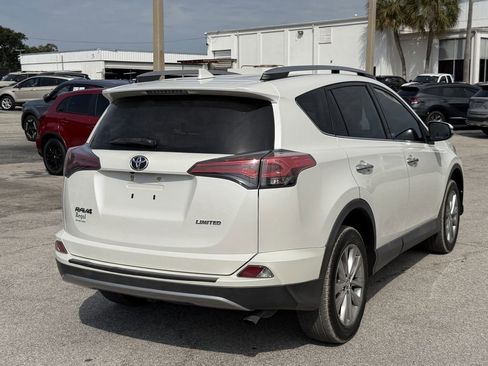 Used 2018 Toyota RAV4 Limited FWD image 5