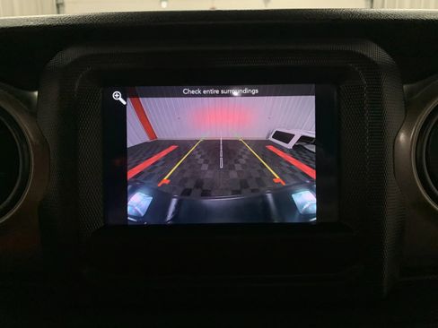 Used 2023 Jeep Gladiator Sport image 36