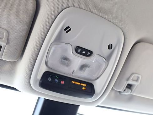 Used 2023 Chevrolet Bolt EUV LT FWD image 26