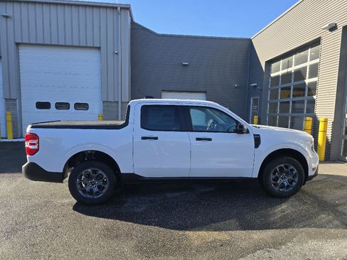 New 2025 Ford Maverick XLT w/ Equipment Group 301A AWD/4WD image 2