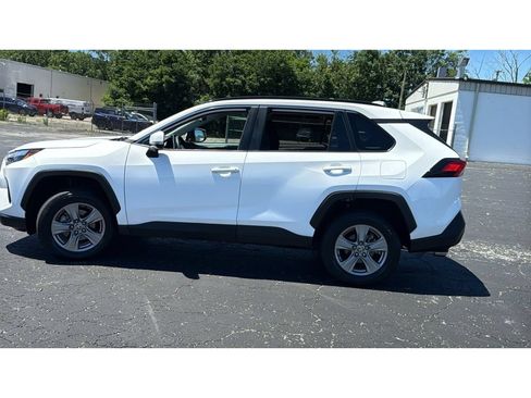 Certified 2024 Toyota RAV4 XLE AWD/4WD image 4
