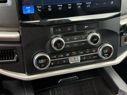 Used 2024 Ford Expedition XLT RWD image 22