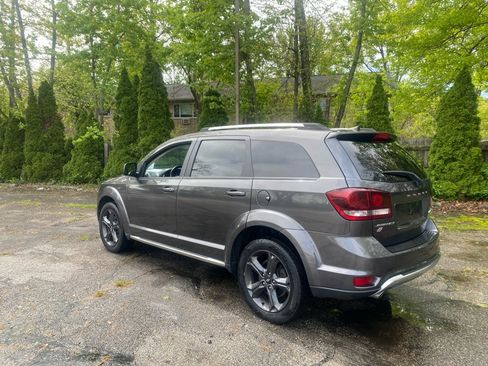 Used 2018 Dodge Journey Crossroad AWD/4WD image 3