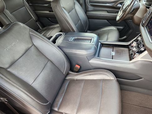 Used 2021 GMC Yukon Denali w/ Denali Premium Package AWD/4WD image 12