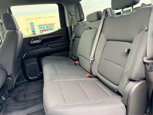 Used 2024 GMC Sierra 1500 Elevation w/ LPO, Elevation Black Package image 19