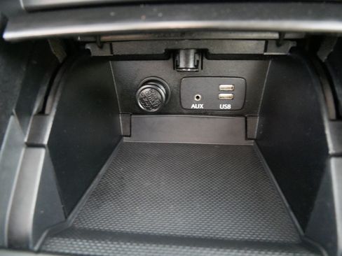 Used 2018 Subaru Outback 2.5i Limited AWD/4WD image 32