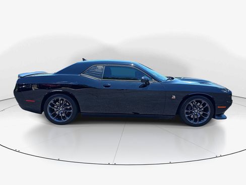 Used 2021 Dodge Challenger R/T Scat Pack RWD image 2