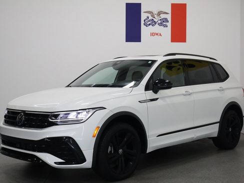 Used 2024 Volkswagen Tiguan SE R-Line image 8
