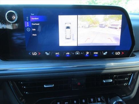 Used 2025 Chevrolet Tahoe Z71 AWD/4WD image 27