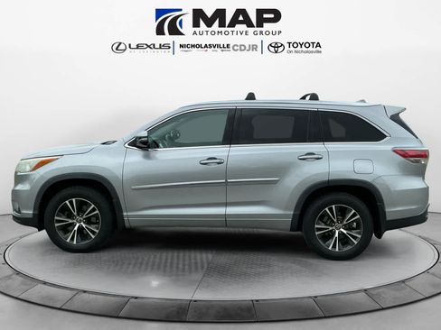Used 2016 Toyota Highlander XLE w/ Protection Package #3 FWD image 2