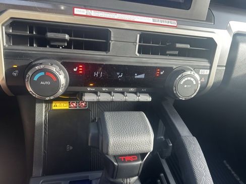 Used 2024 Toyota Tacoma TRD Off-Road image 21