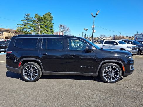 Used 2022 Jeep Wagoneer Series III w/ Premium Group I image 7