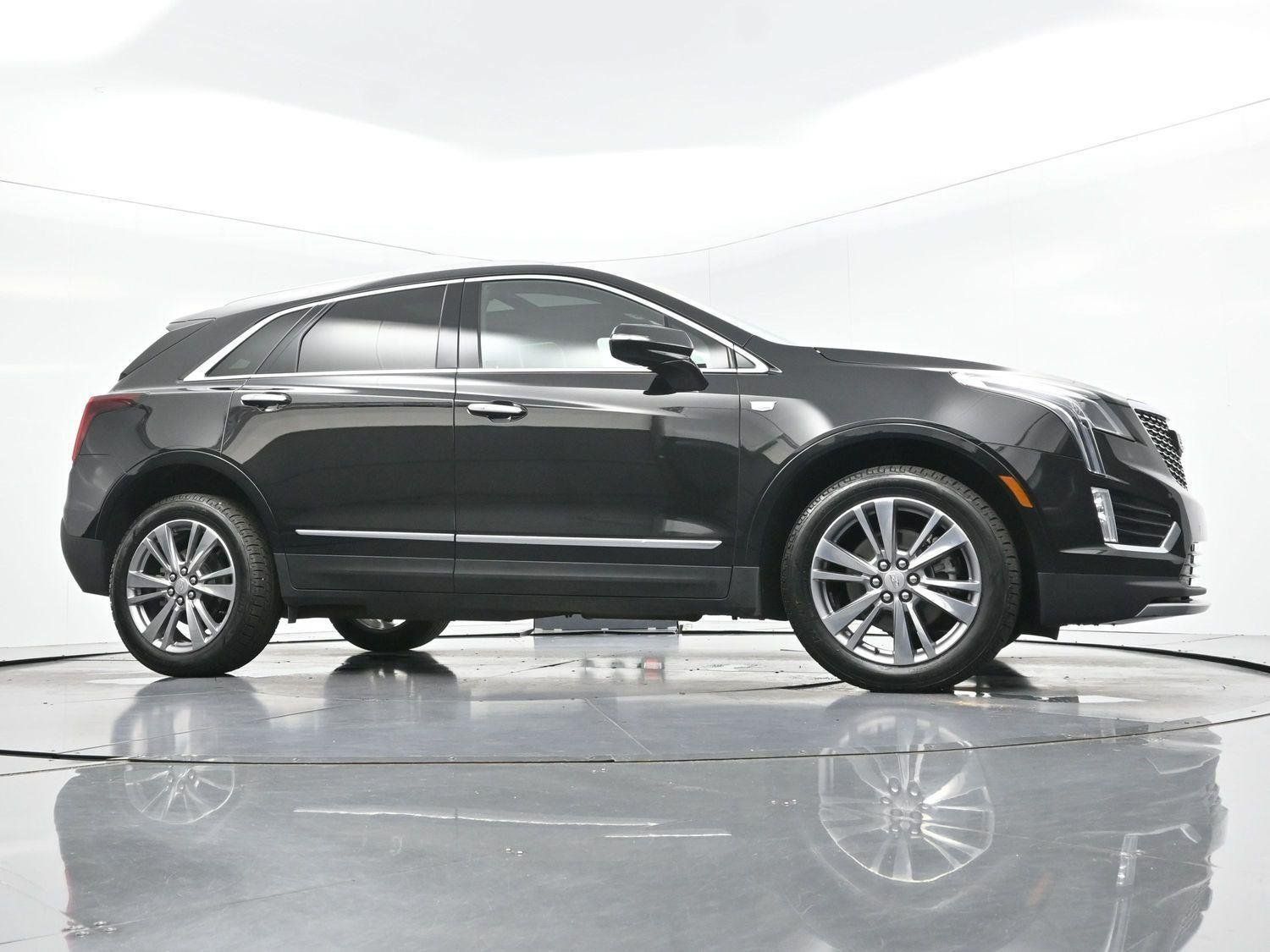 Certified 2025 Cadillac XT5 Premium Luxury AWD/4WD image 44