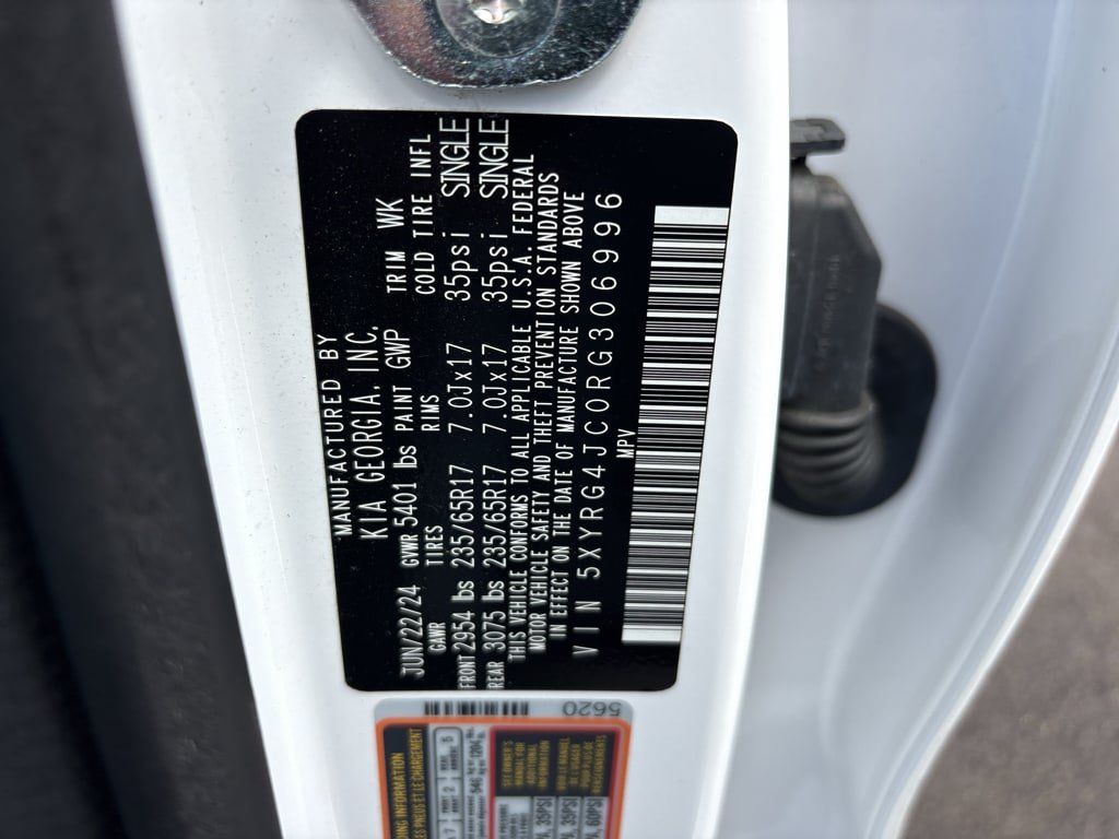 Used 2024 Kia Sorento LX FWD image 16