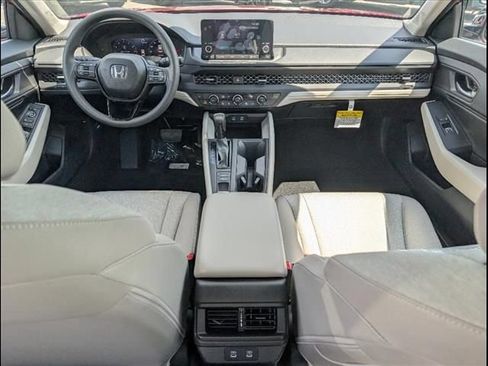 Used 2025 Honda Accord SE image 19